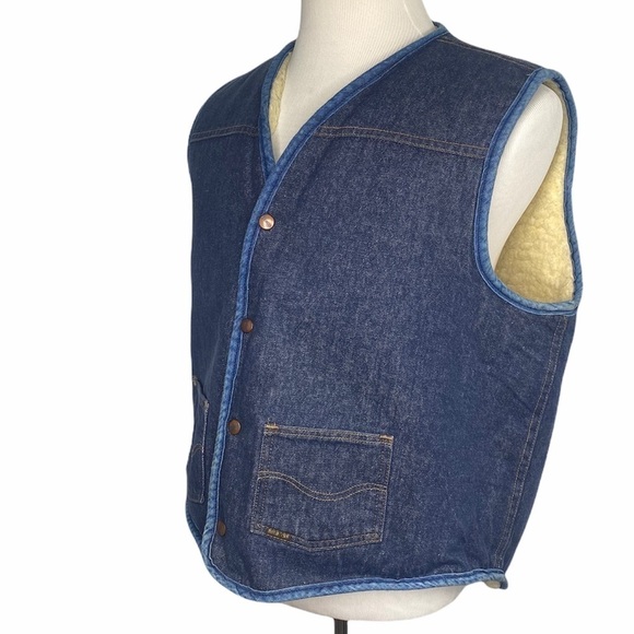 Roebucks Sherpa Lined Denim Vest - Picture 4 of 11